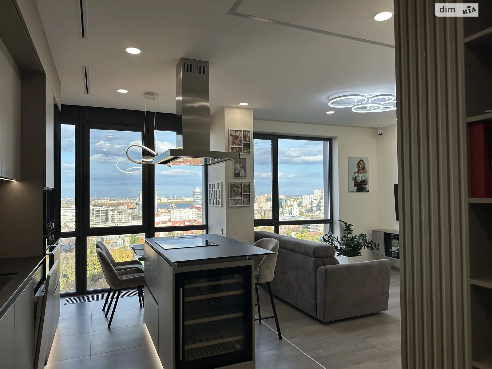 Продается 3-комнатная квартира 80 кв. м в Днепре, ул. Костомаровская, 1А - фото 1