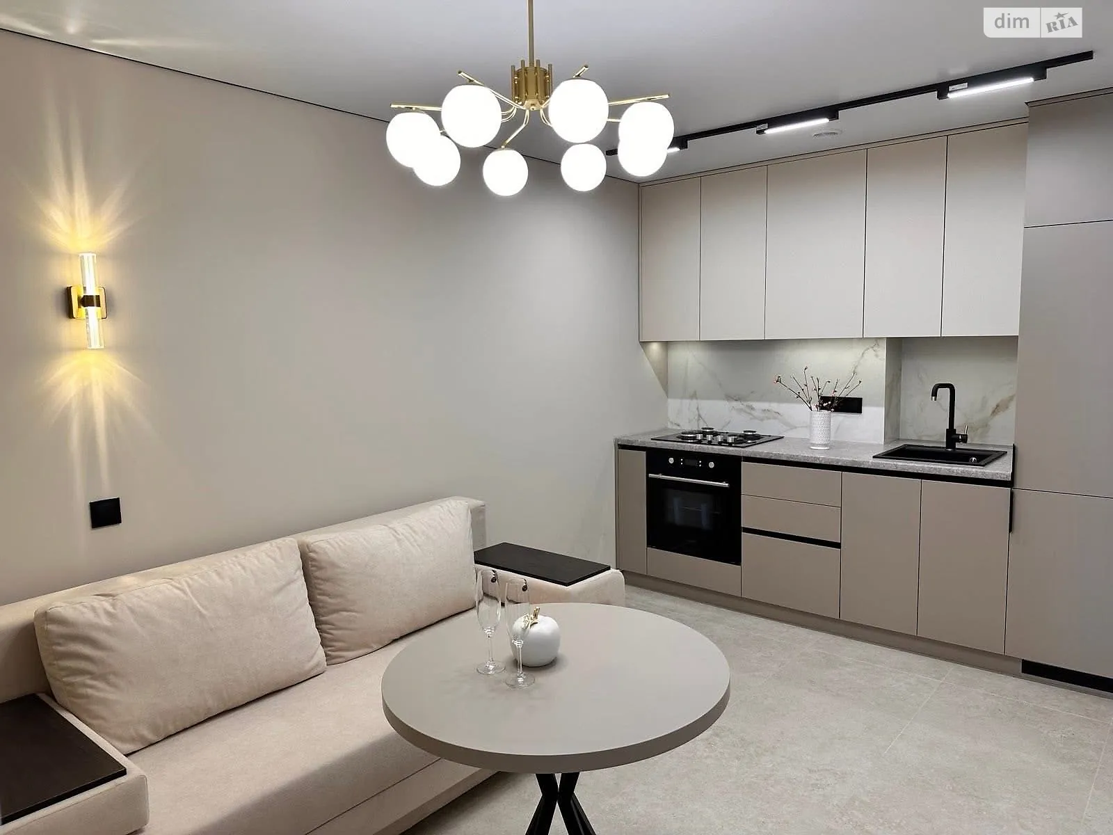 2-кімнатна квартира 56 кв. м у Тернополі, цена: 77000 $ - фото 1