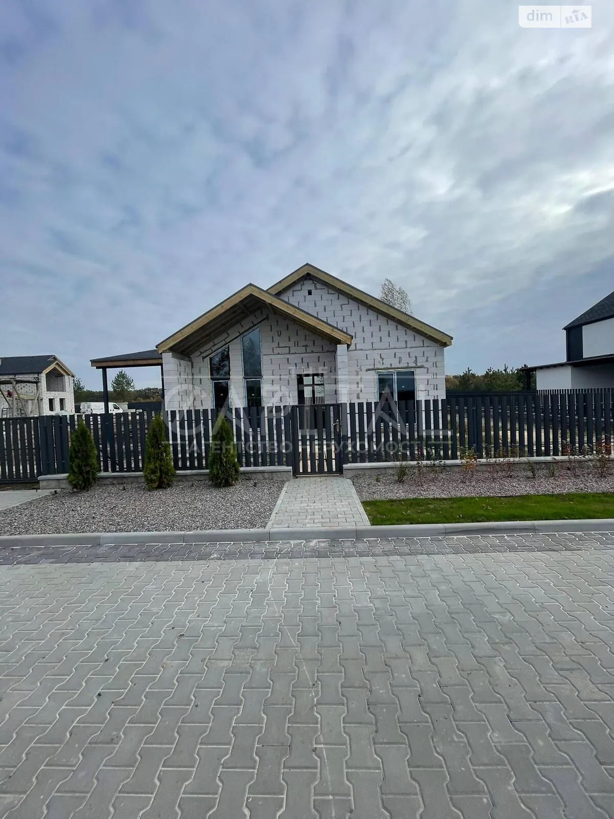 Продается одноэтажный дом 106 кв. м с садом, цена: 141000 $ - фото 1