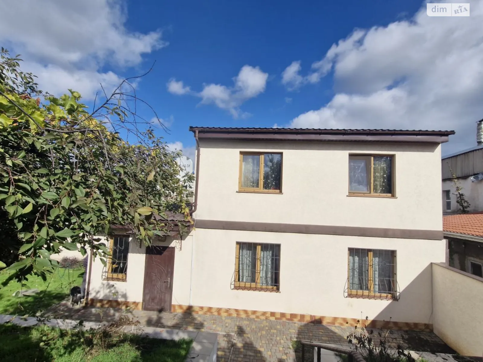 Продается дом на 2 этажа 75 кв. м с бассейном, цена: 75000 $ - фото 1