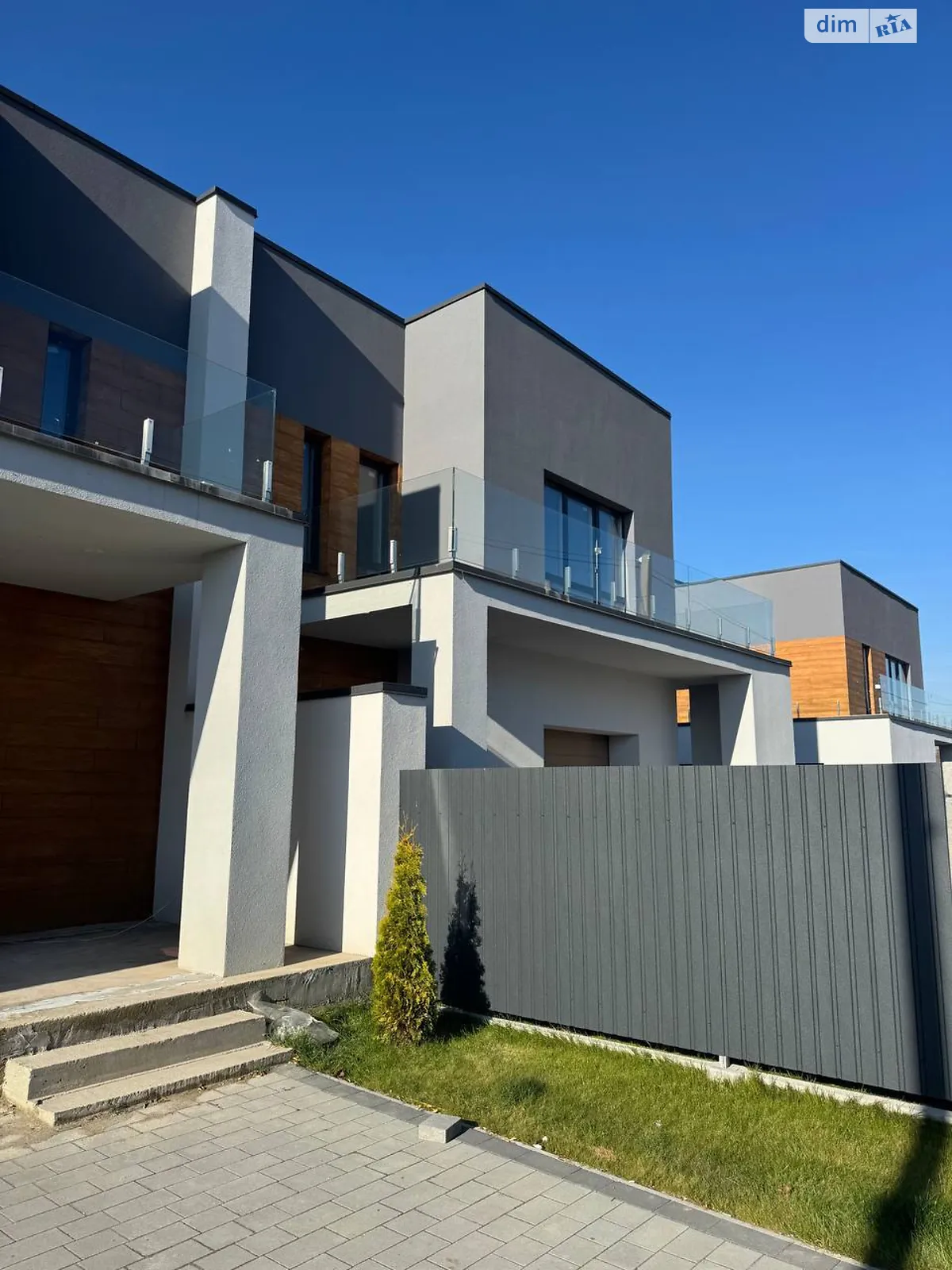 Продається будинок 2 поверховий 150 кв. м з гаражем, цена: 140000 $ - фото 1