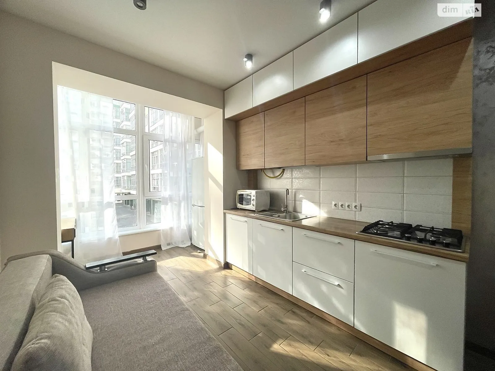 Сдается в аренду 1-комнатная квартира 42 кв. м в Ивано-Франковске, ул. Высочана Семена, 18 - фото 1