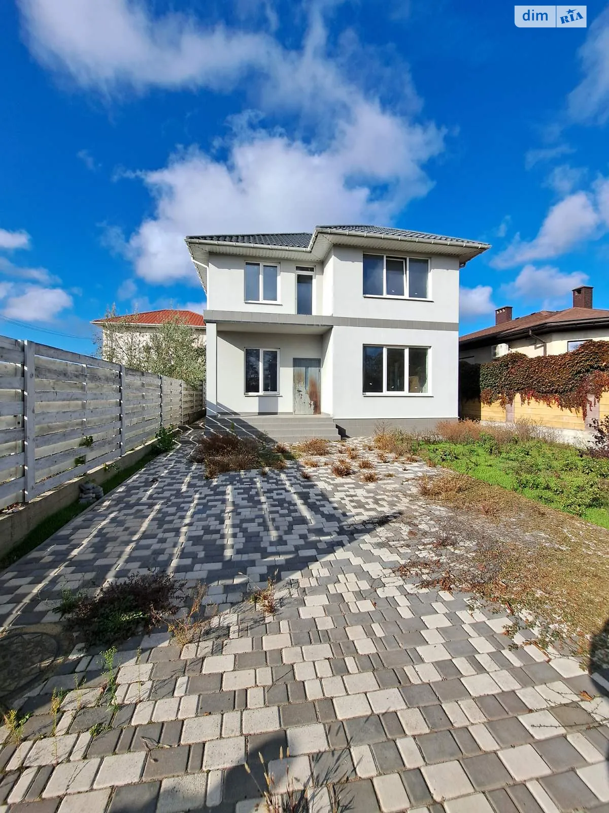 Продается дом на 2 этажа 137 кв. м с участком, цена: 105000 $ - фото 1