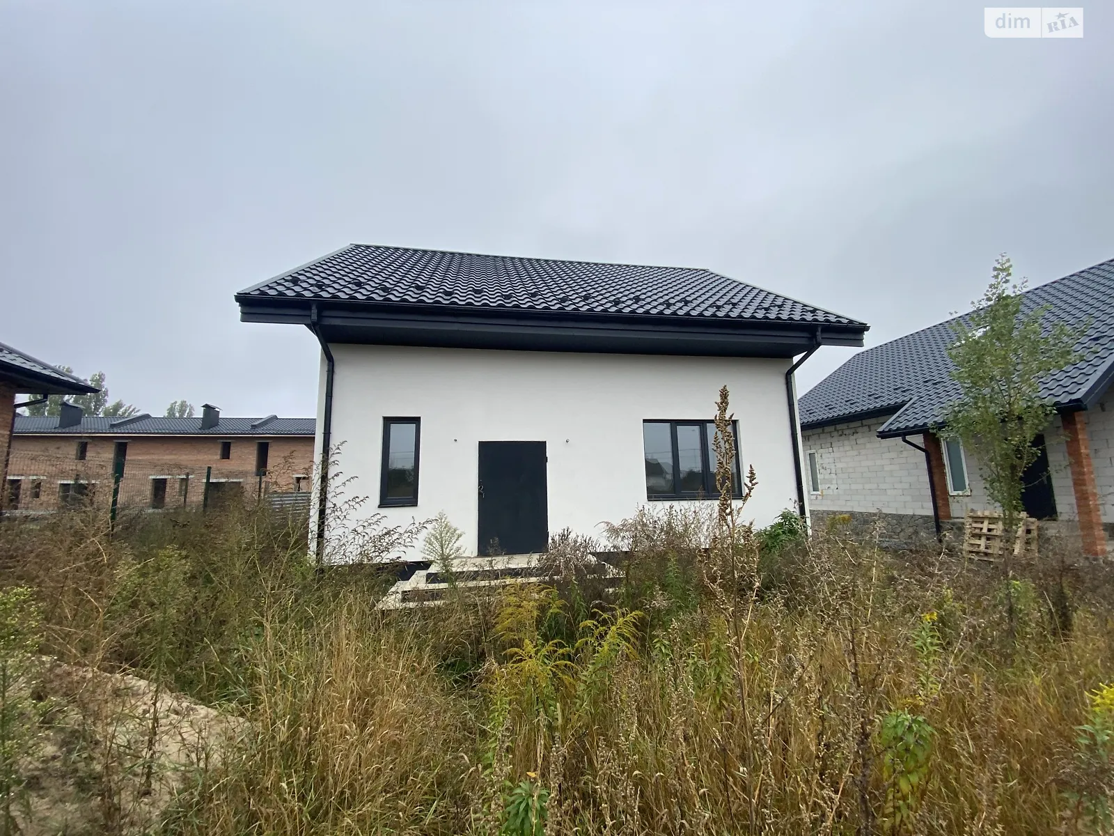 Продается дом на 2 этажа 150 кв. м с бассейном, цена: 80000 $ - фото 1