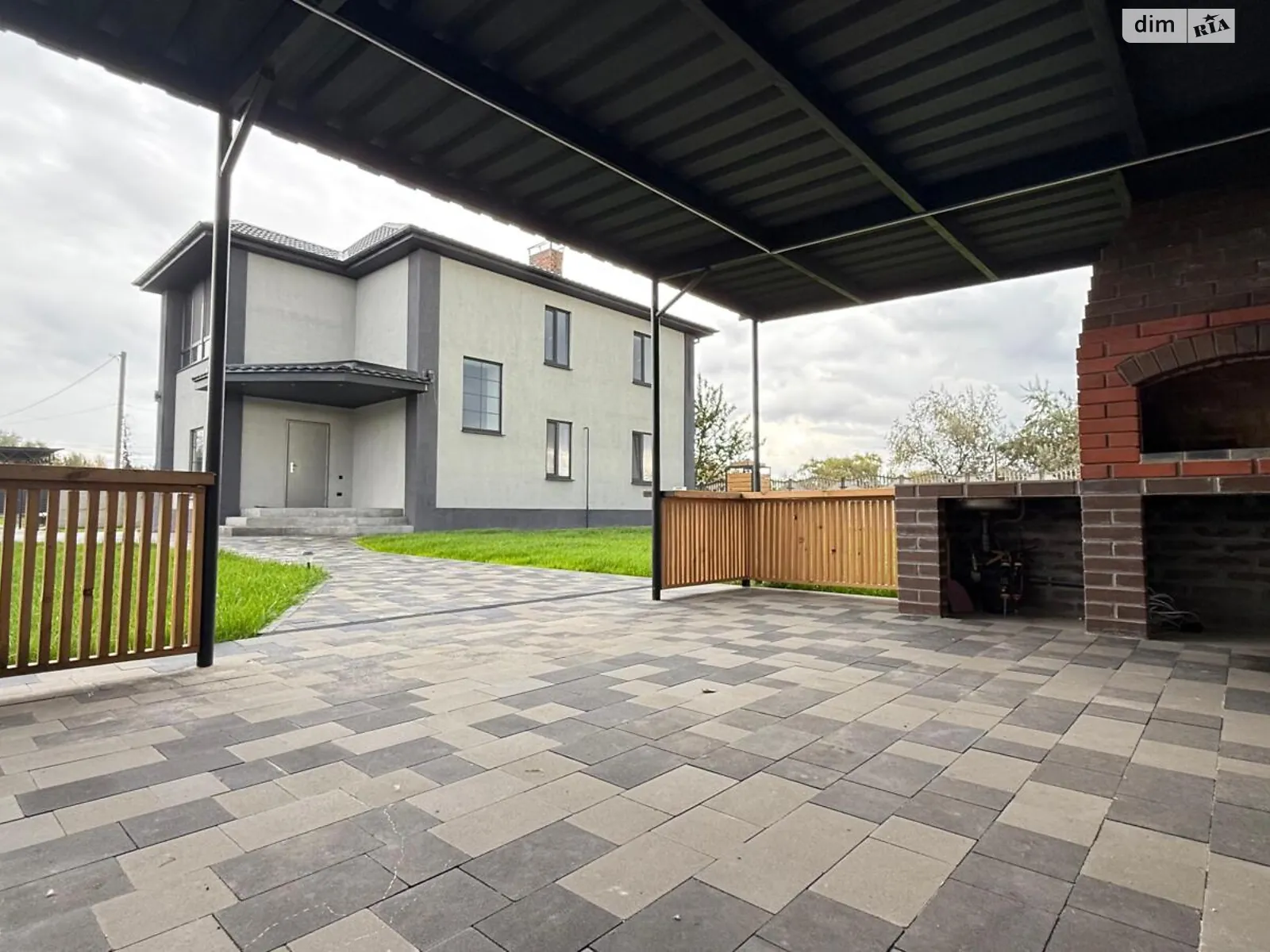 Продается дом на 2 этажа 150 кв. м с террасой, цена: 160000 $ - фото 1