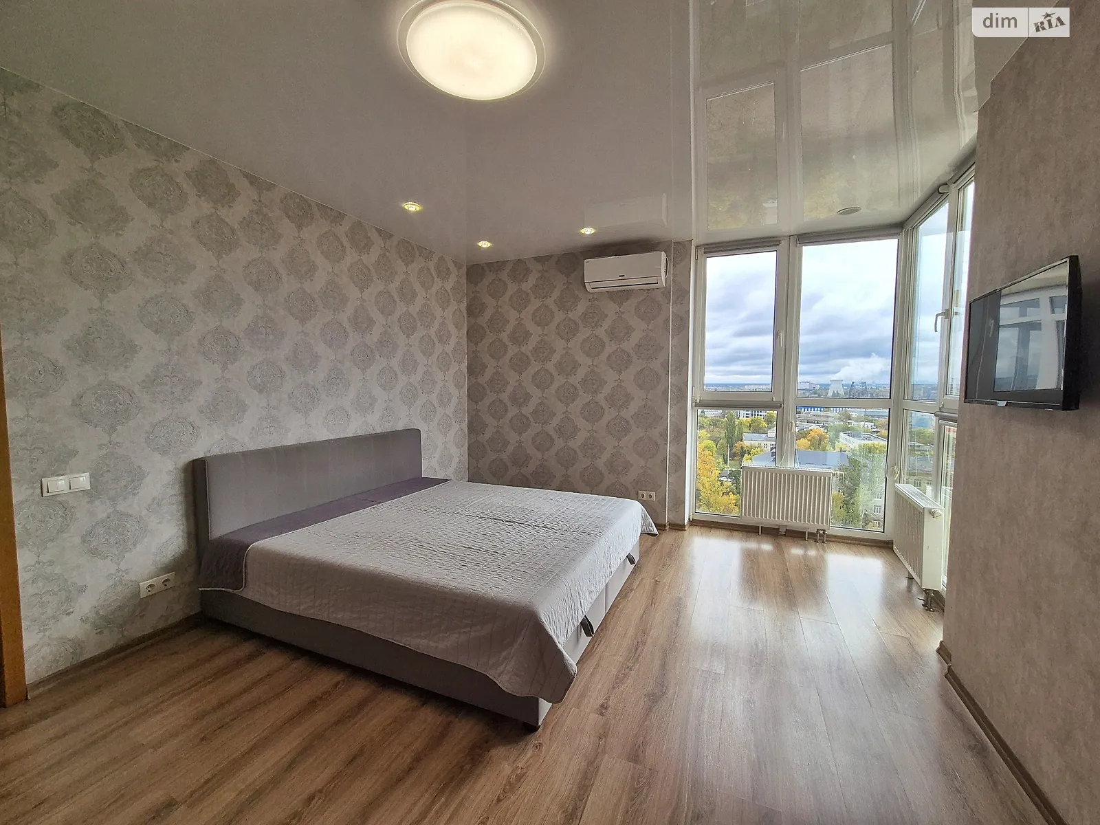 Продается 1-комнатная квартира 49.8 кв. м в Киеве, ул. Юрия Поправки(Николая Лебедева), 4/39А - фото 1