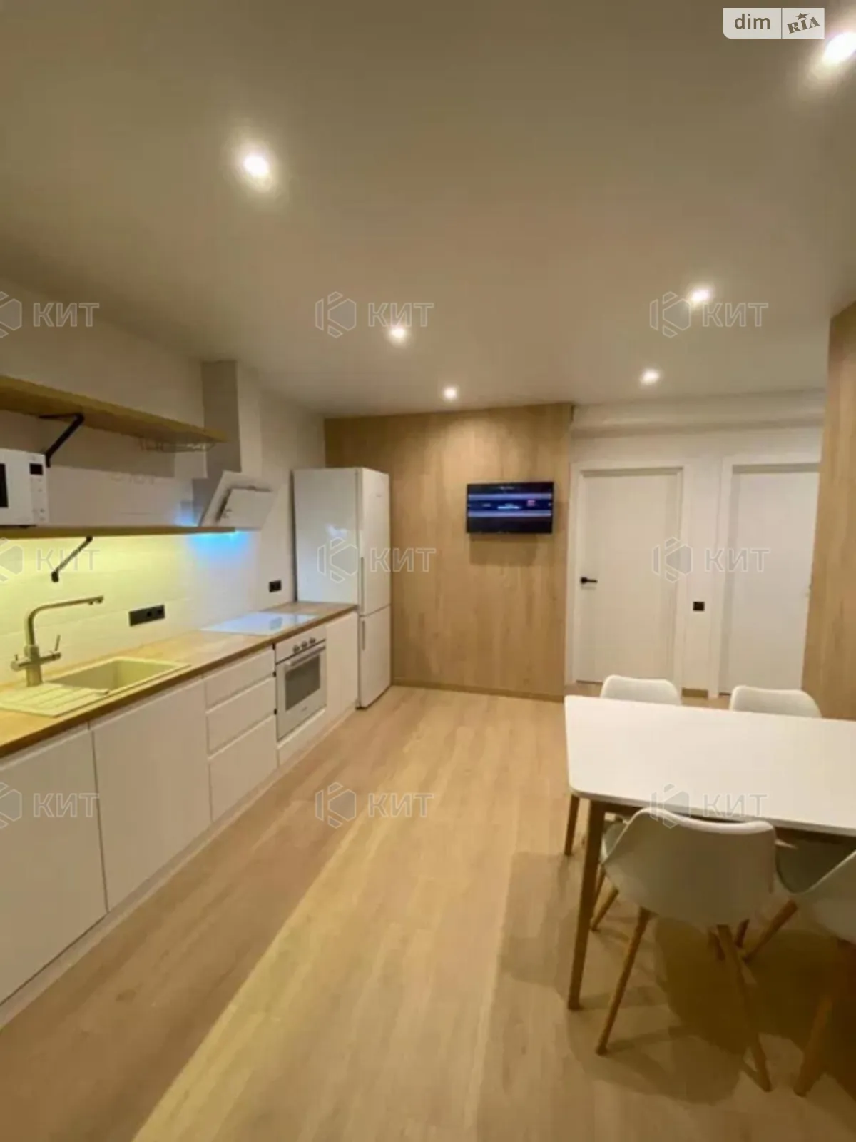 Продается 2-комнатная квартира 68 кв. м в Харькове, ул. Клочковская, 93 - фото 1