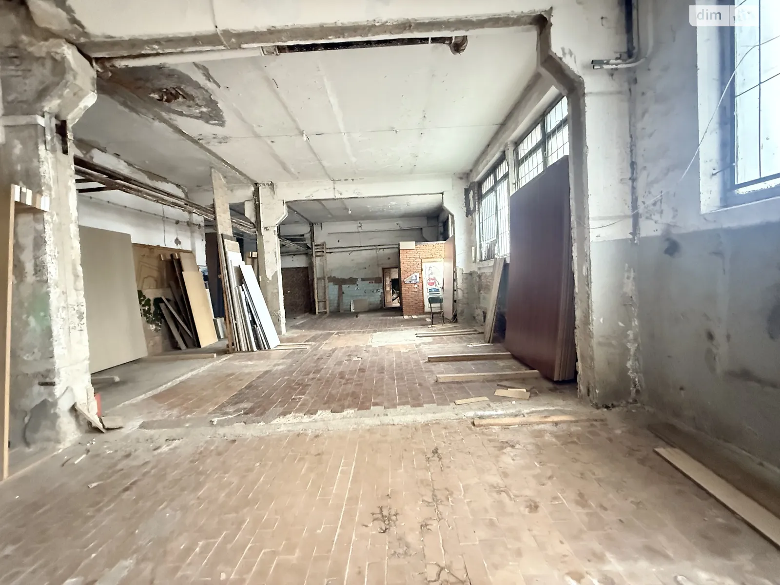 Сдается в аренду помещения свободного назначения 309 кв. м в 1-этажном здании, цена: 31000 грн - фото 1
