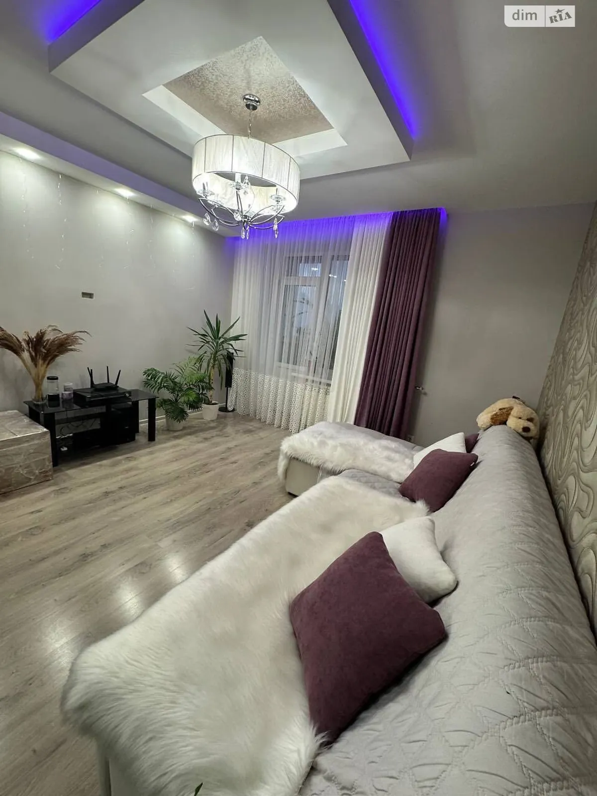 Сдается в аренду 3-комнатная квартира 78 кв. м в Ивано-Франковске, ул. Стрельцов Сечевых, 76Б - фото 1