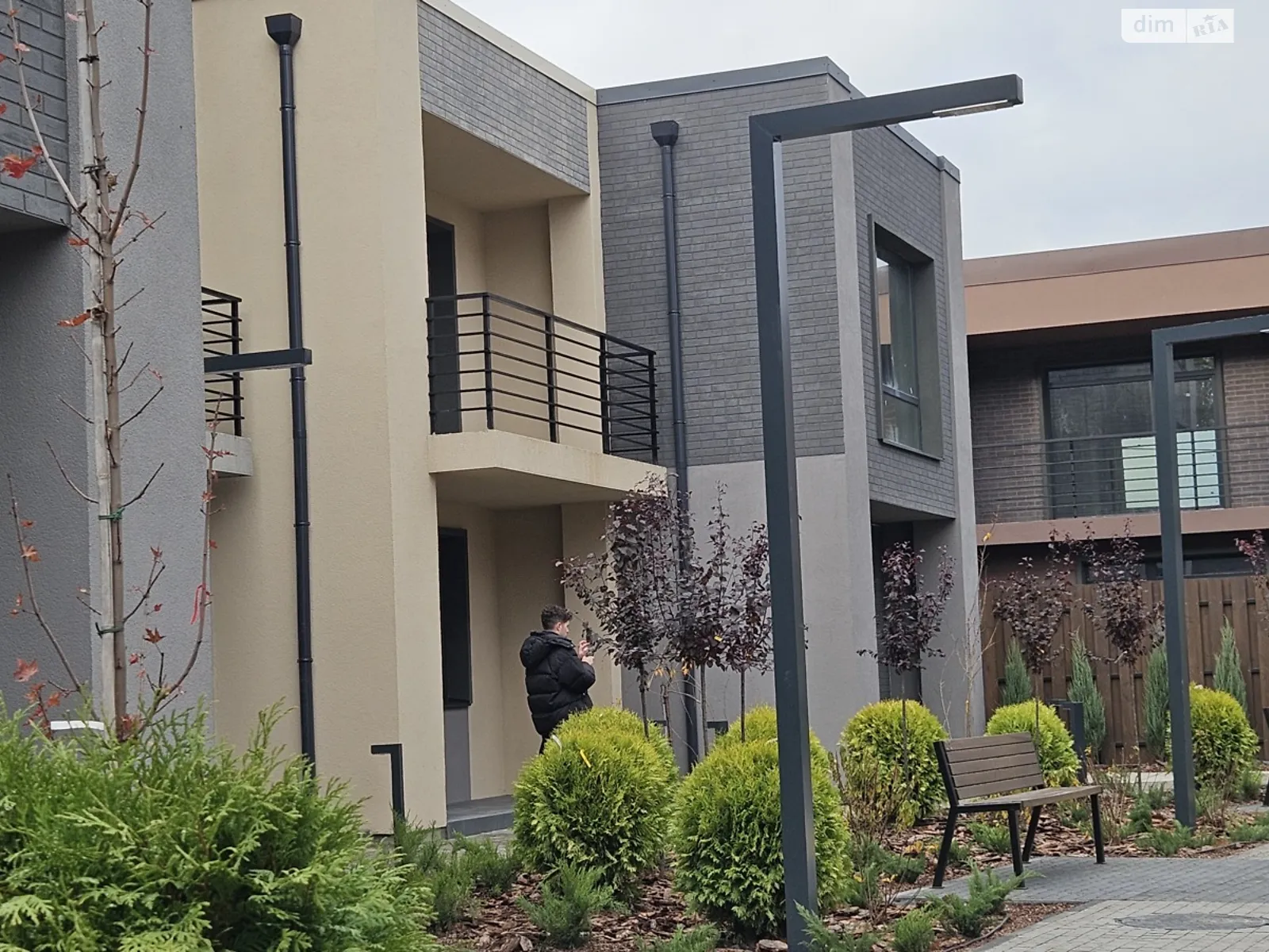 Продается дом на 3 этажа 92 кв. м с подвалом, цена: 80000 $ - фото 1