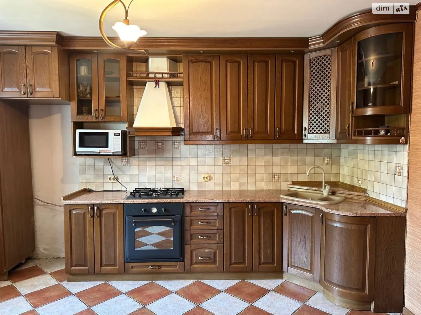 Продается дом на 2 этажа 103 кв. м с мебелью, цена: 125000 $ - фото 1