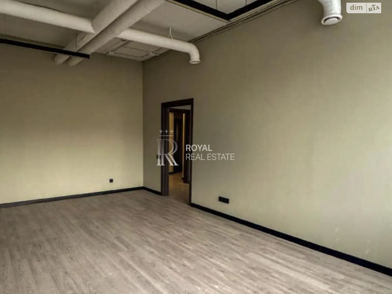 Сдается в аренду офис 85 кв. м в бизнес-центре, цена: 2500 $ - фото 1