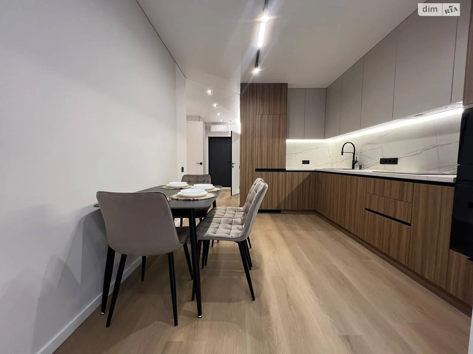 Продається 1-кімнатна квартира 41 кв. м у Івано-Франківську, вул. Левицького Романа, 2 - фото 1