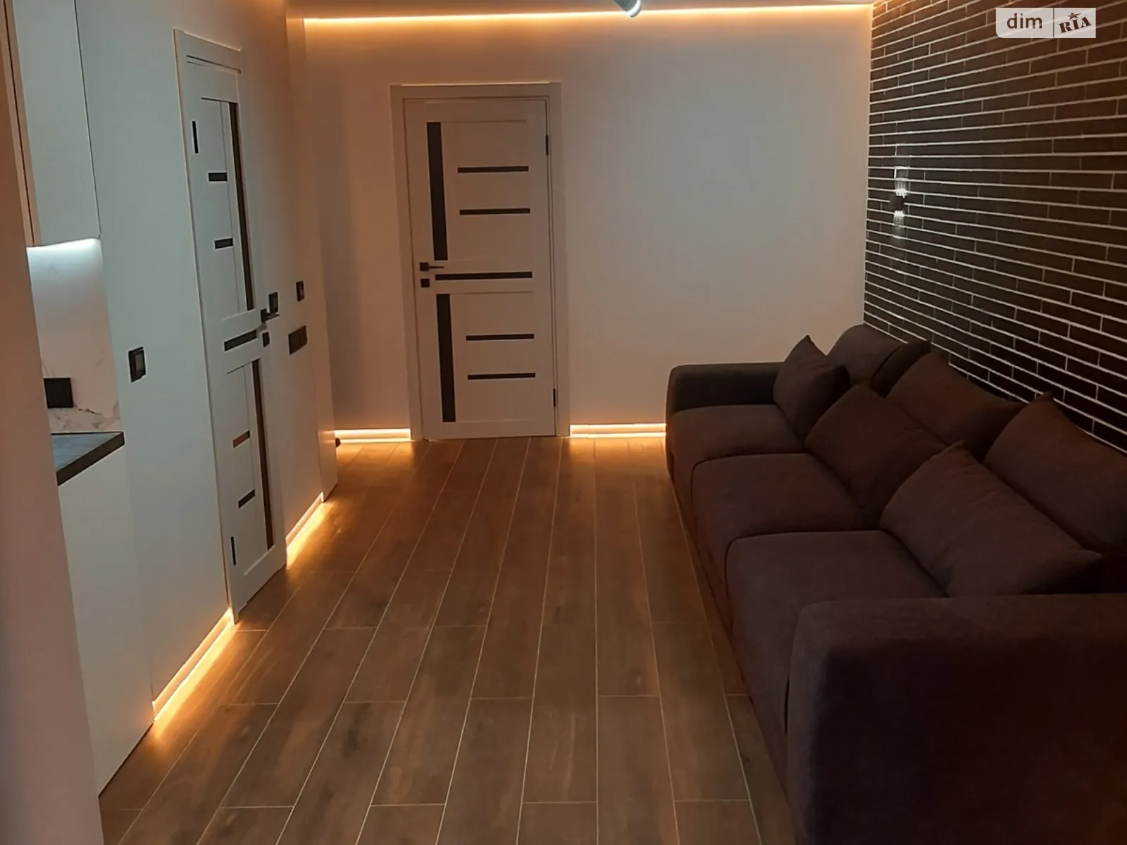 Продається 2-кімнатна квартира 60 кв. м у Вінниці, вул. Василя Порика - фото 1