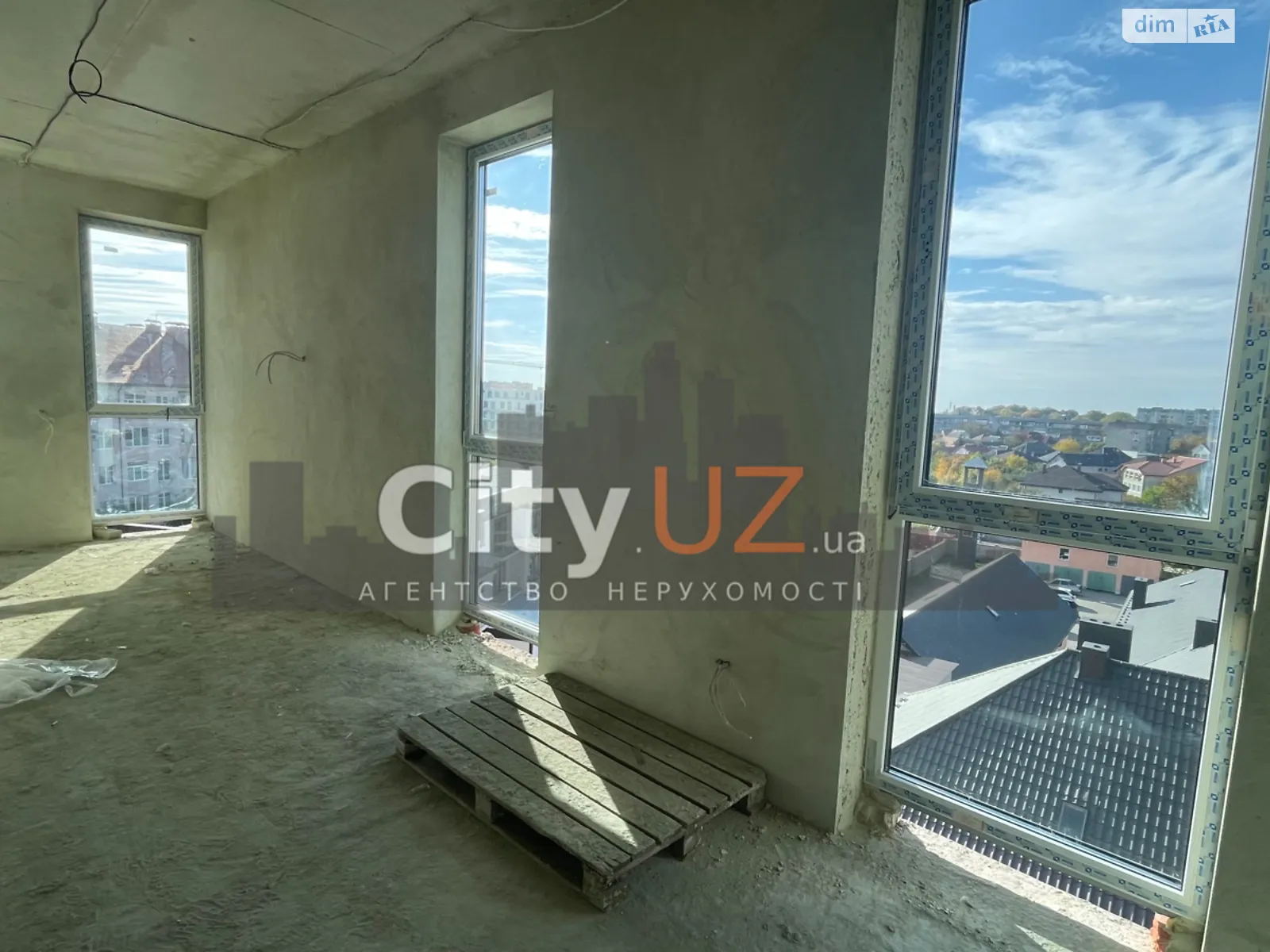 Продається 2-кімнатна квартира 74 кв. м у Мукачеві, вул. Набережна, 1 - фото 1