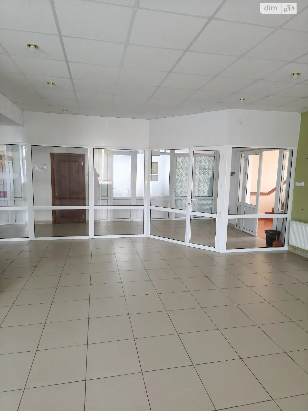 Здається в оренду приміщення вільного призначення 60 кв. м в 3-поверховій будівлі, цена: 30000 грн - фото 1