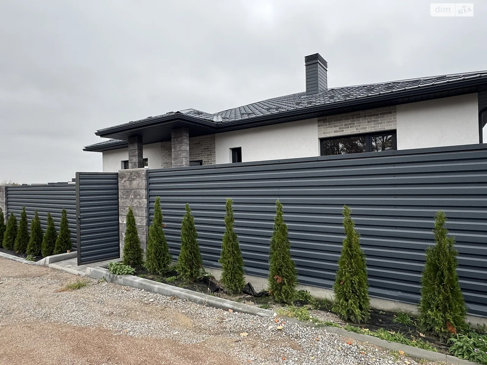 Продається одноповерховий будинок 132.8 кв. м з гаражем, цена: 158000 $ - фото 1