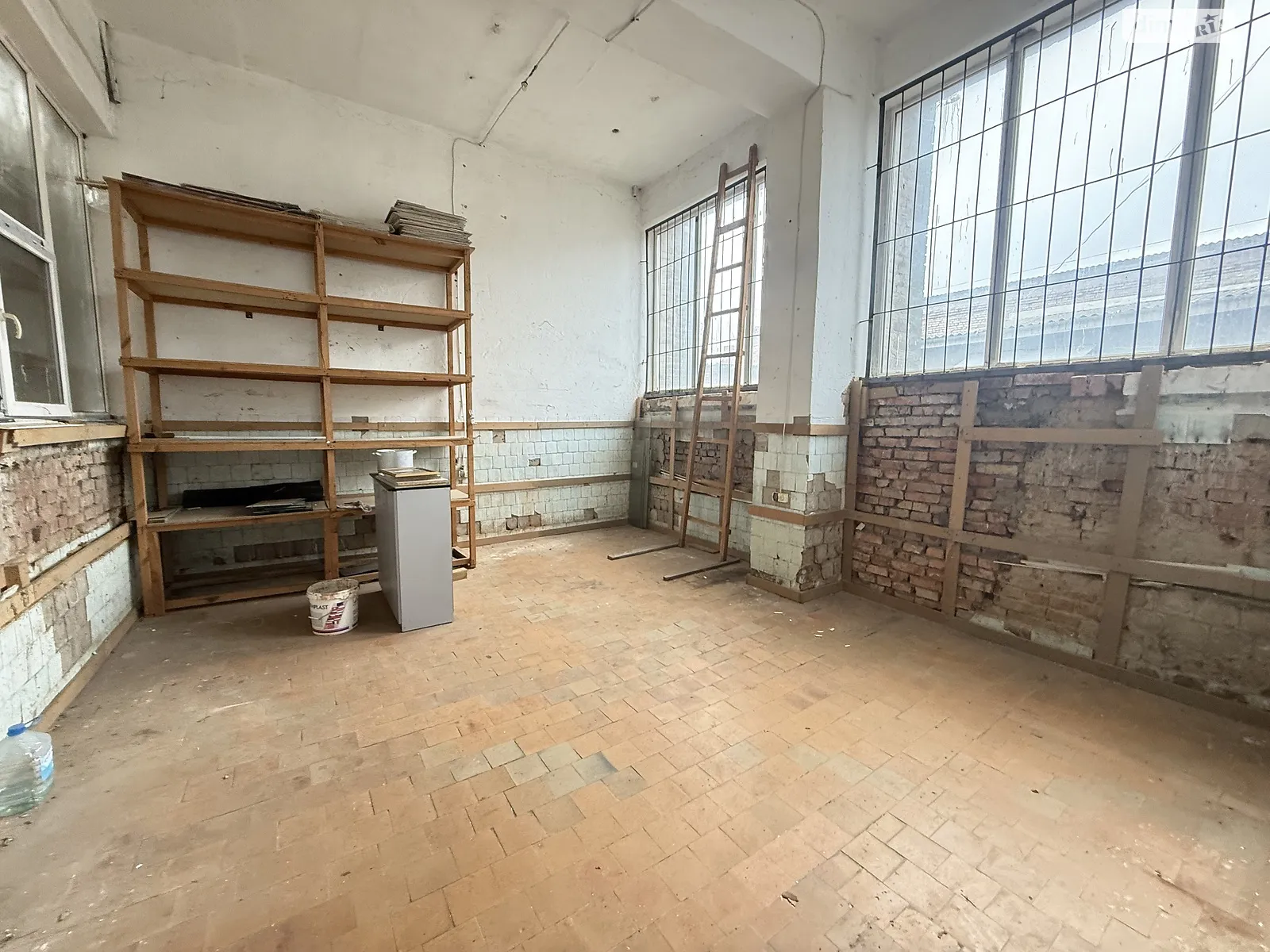 Сдается в аренду помещения свободного назначения 309 кв. м в 1-этажном здании, цена: 31000 грн - фото 1