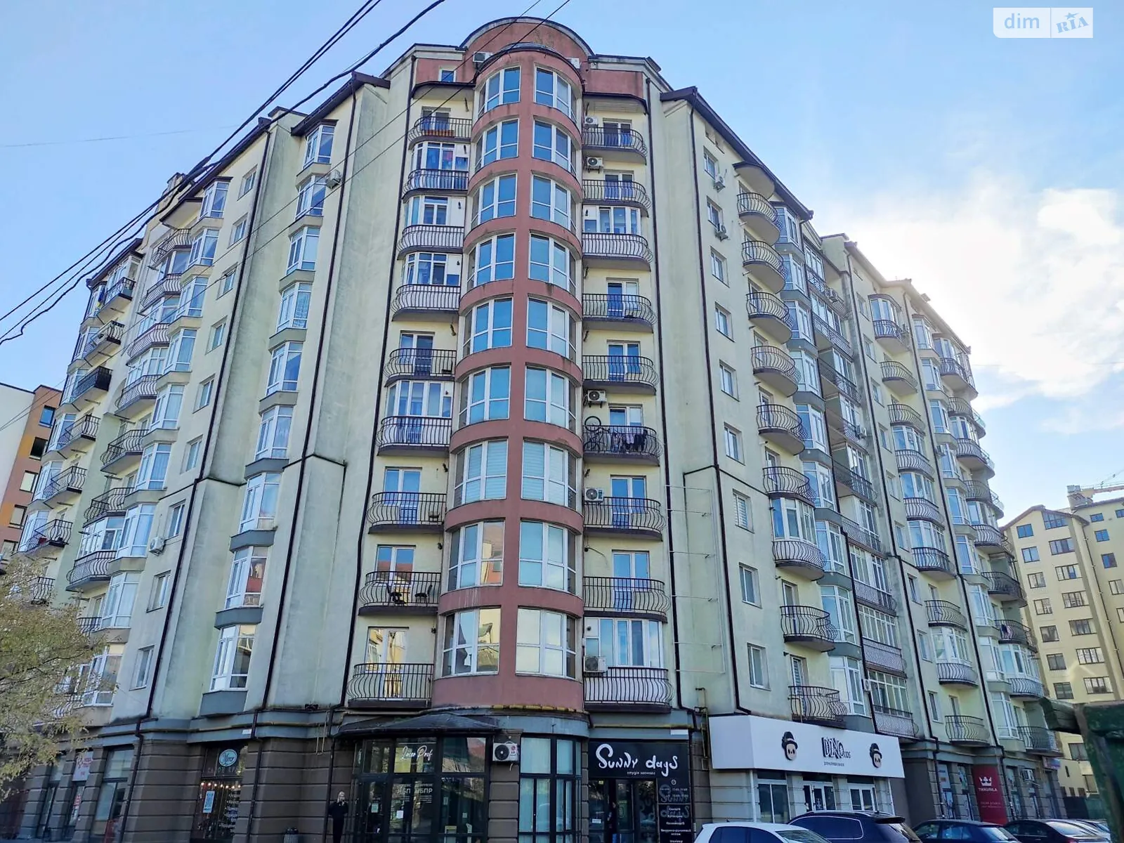 Продается 3-комнатная квартира 153 кв. м в Ивано-Франковске, ул. Независимости, 146 - фото 1