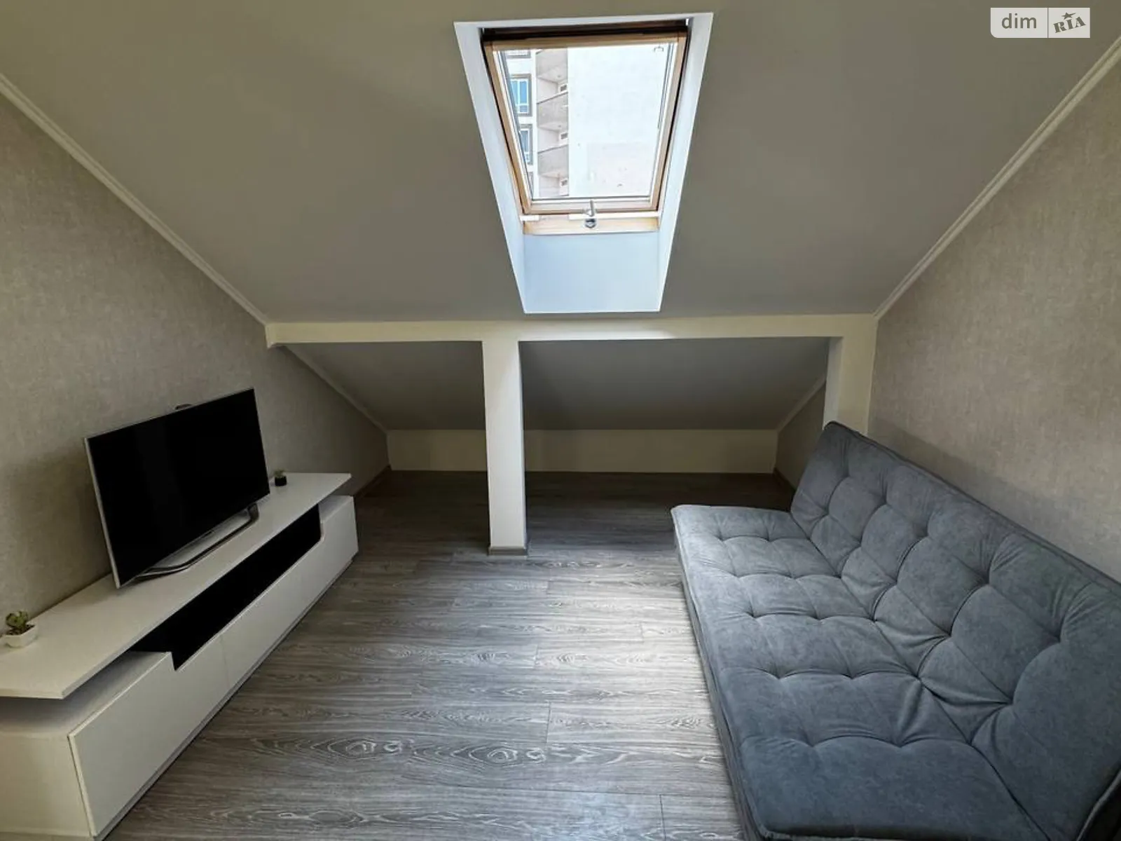 Продается 2-комнатная квартира 69.8 кв. м в Ирпене, ул. Севериновская(Октябрьская) - фото 1