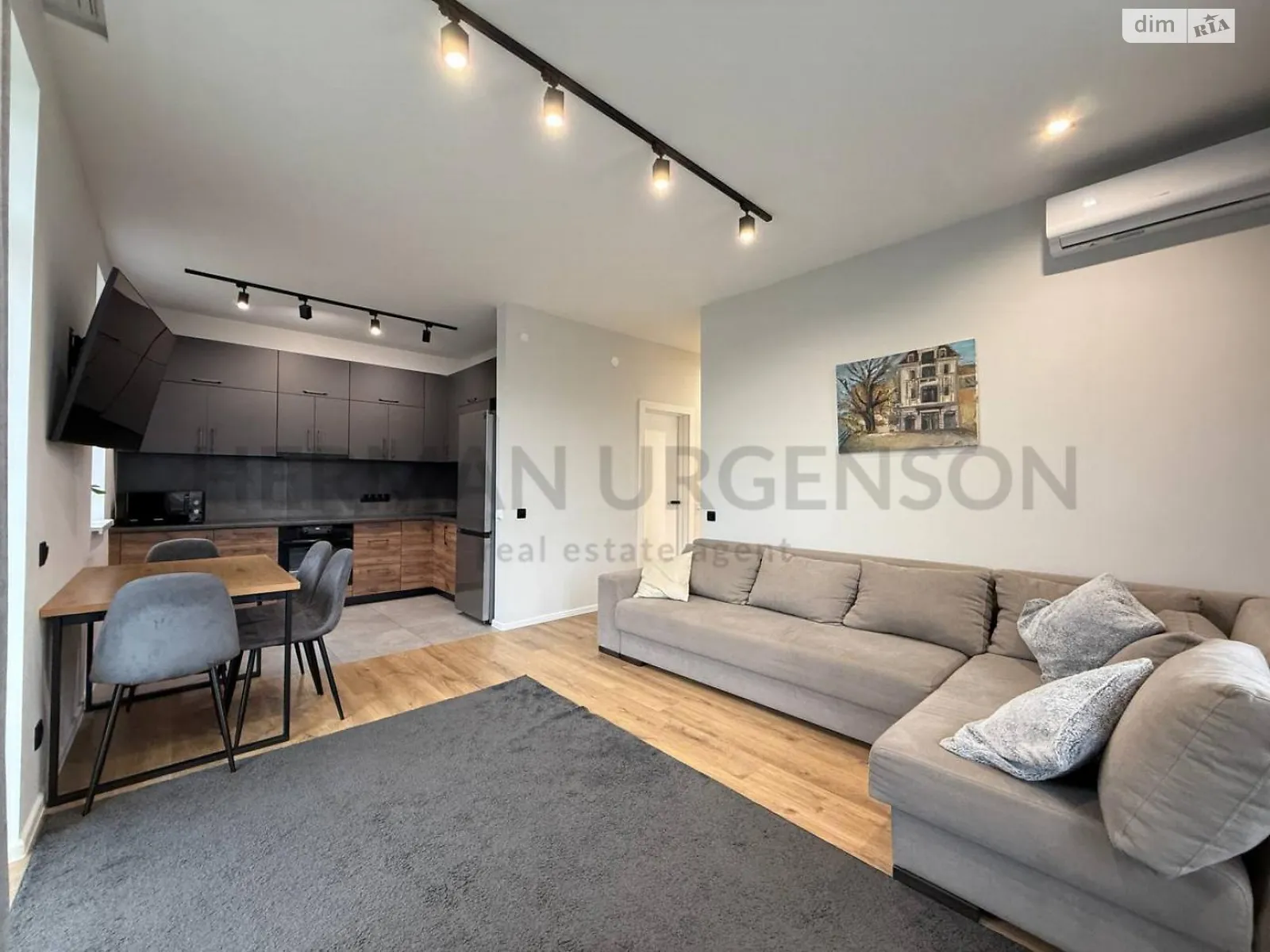 Продается 2-комнатная квартира 56 кв. м в Ужгороде, ул. Докучаева - фото 1