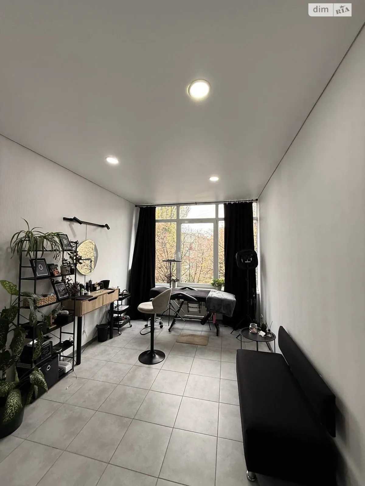 Сдается в аренду офис 15 кв. м в бизнес-центре, цена: 4500 грн - фото 1
