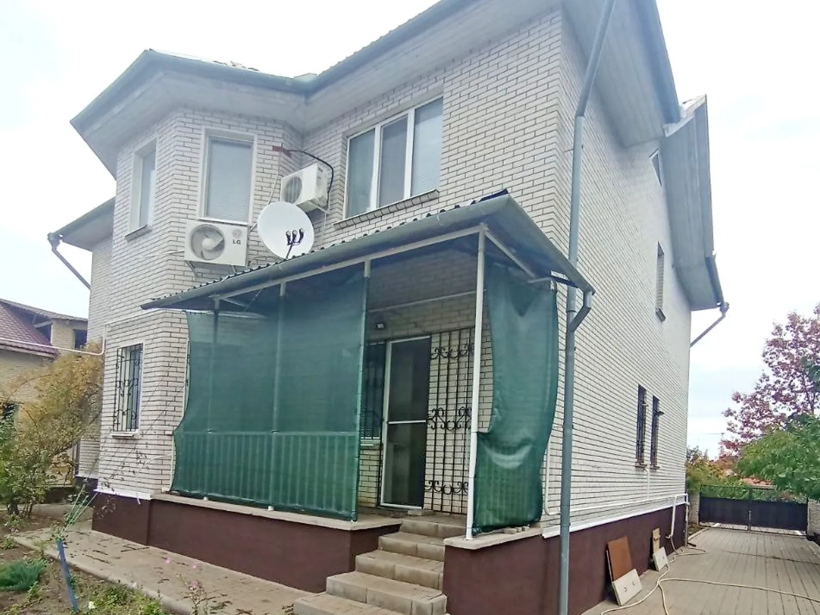 Продається будинок 2 поверховий 353 кв. м з гаражем, цена: 159999 $ - фото 1