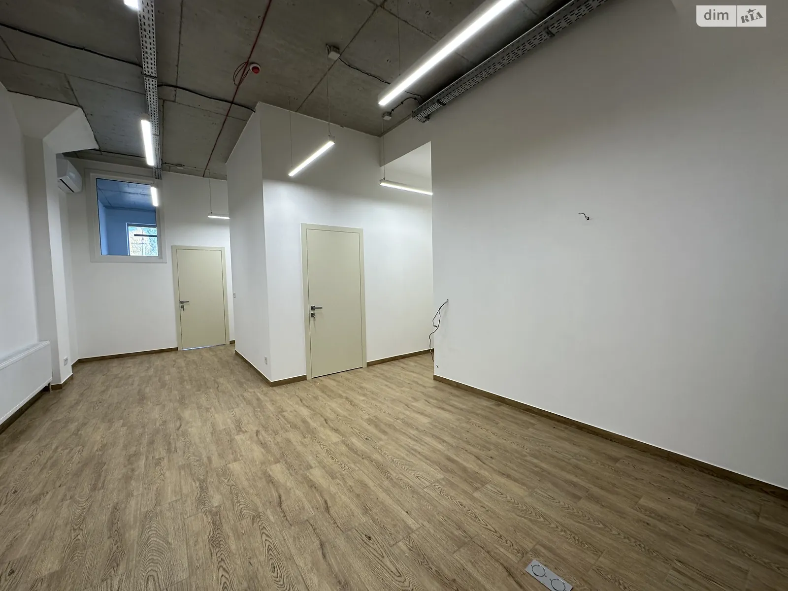 Продається офіс 74.2 кв. м в бізнес-центрі, цена: 85330 $ - фото 1