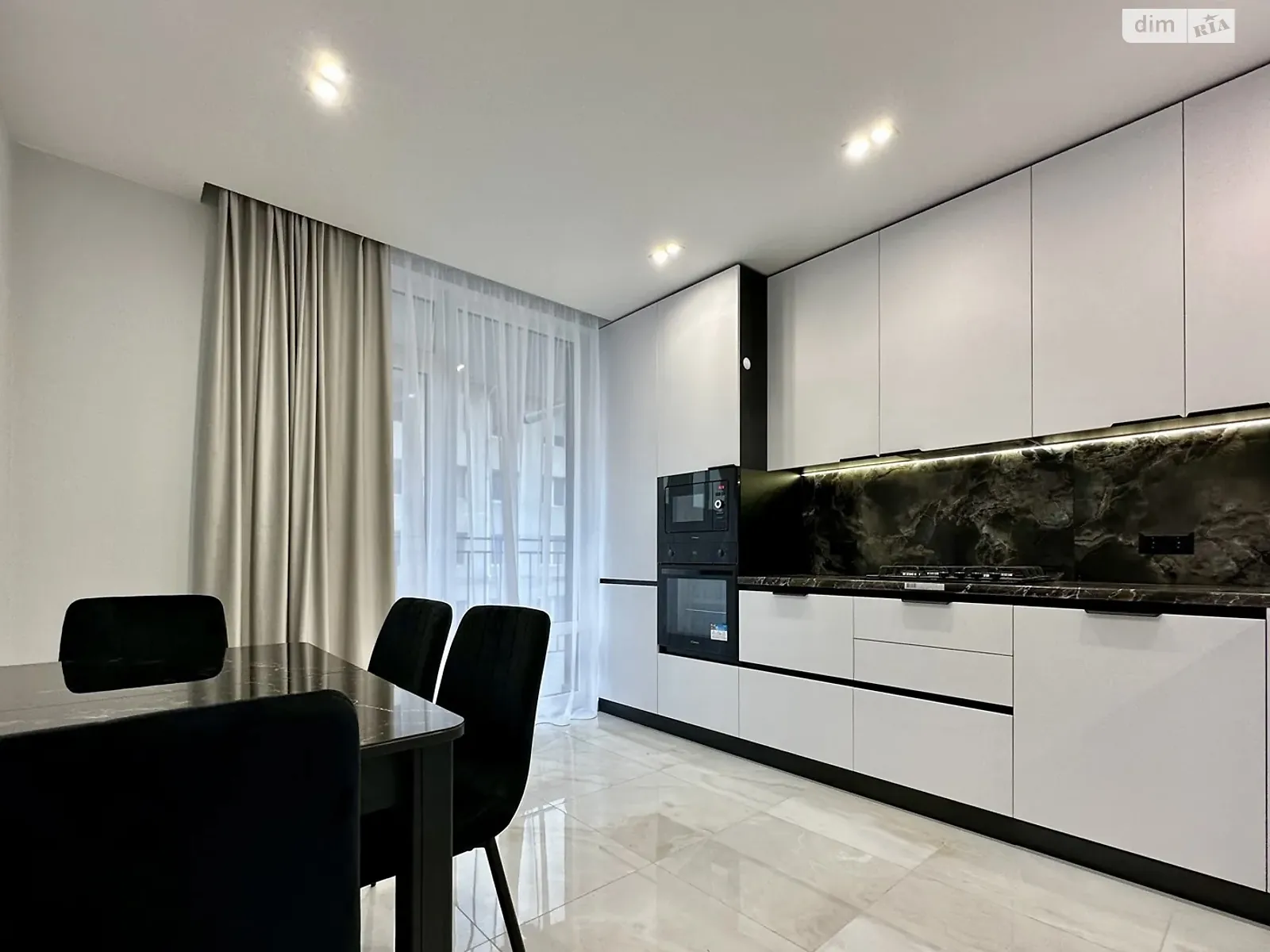 Сдается в аренду 1-комнатная квартира 43 кв. м в Ивано-Франковске, ул. Юліана Пелеша(Крайковского), 3 корпус 6 - фото 1