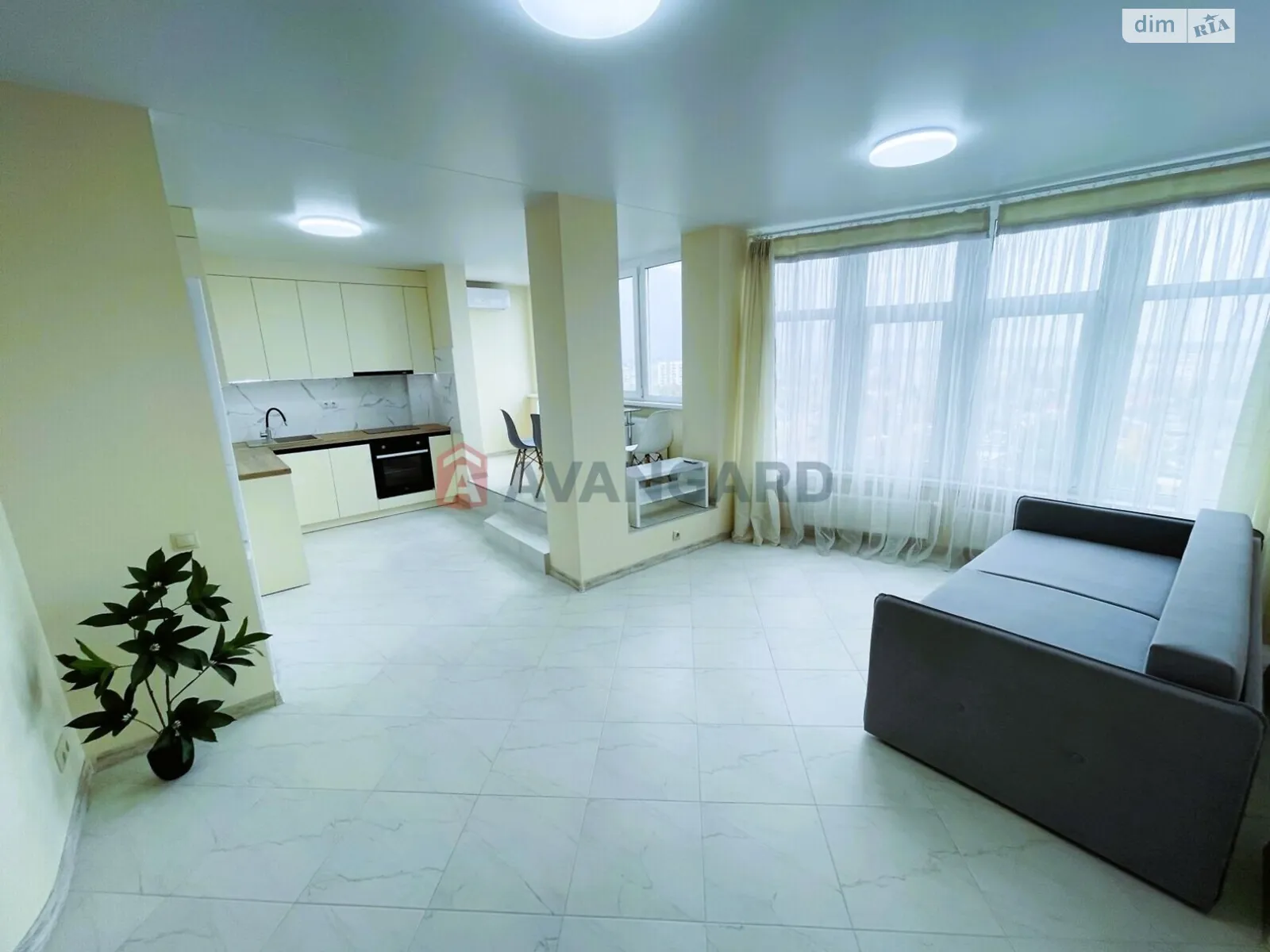 Продается 1-комнатная квартира 46 кв. м в Черкассах, ул. Праведницы Шулежко(Пушкина), 33 - фото 1