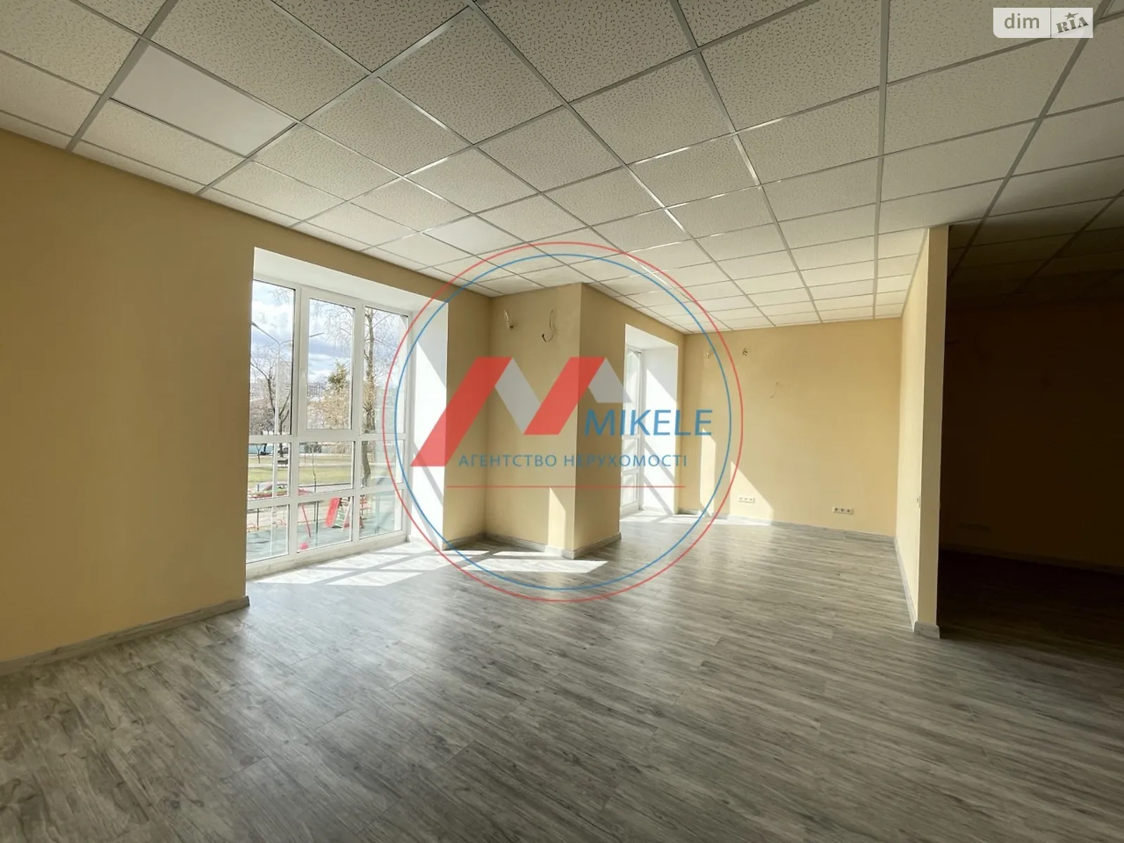 Продається приміщення вільного призначення 107.8 кв. м в 17-поверховій будівлі, цена: 210000 $ - фото 1