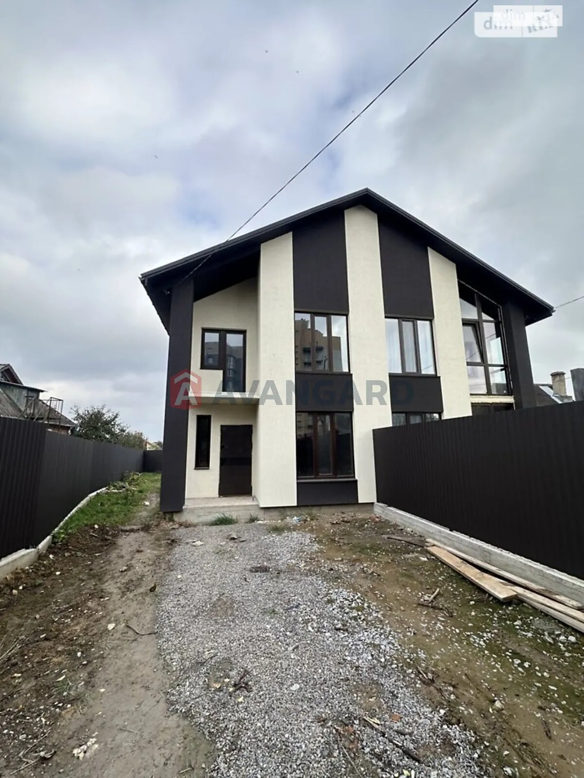 Продается дом на 2 этажа 90 кв. м с баней/сауной, цена: 90000 $ - фото 1