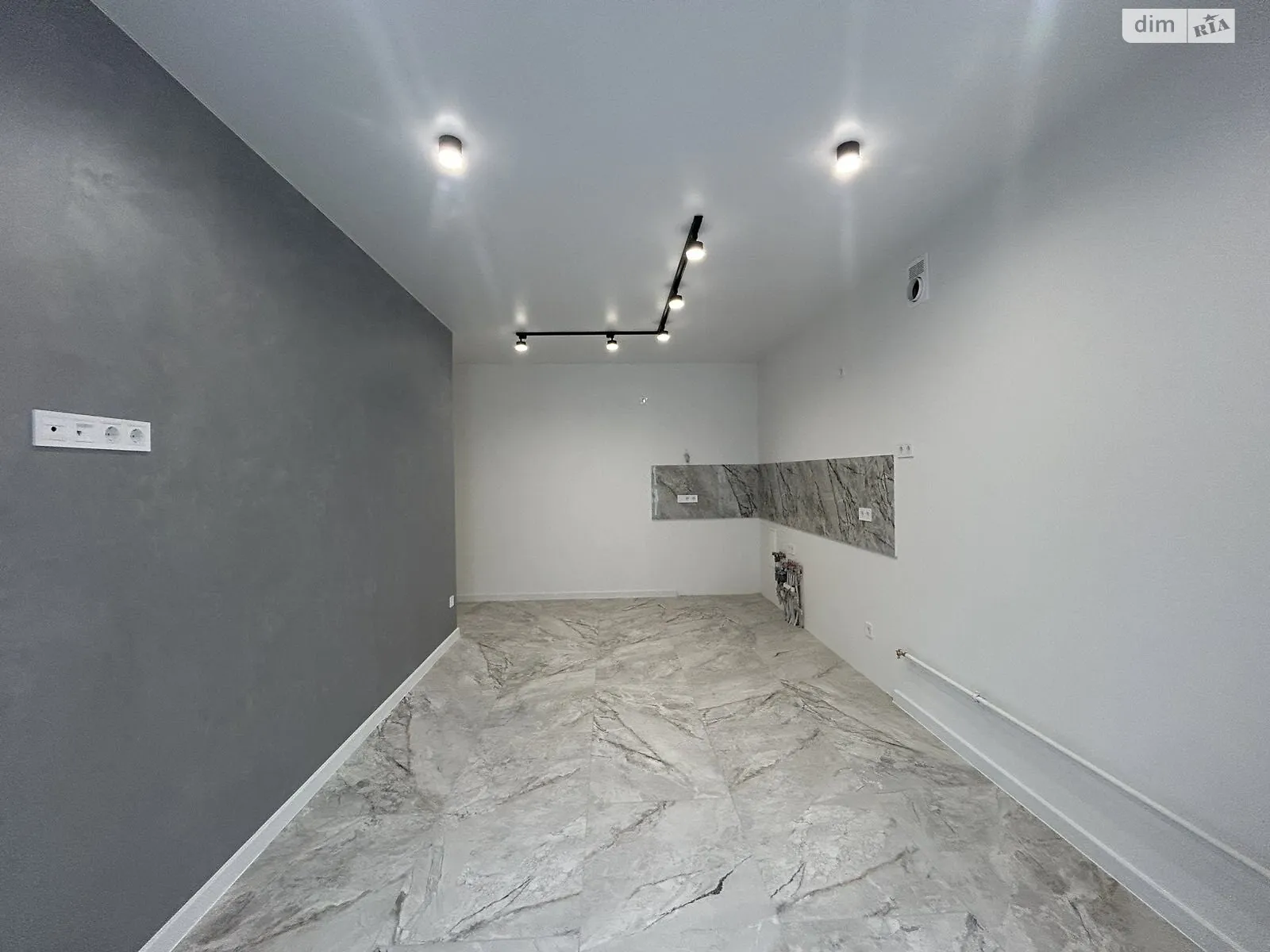 Продається 2-кімнатна квартира 64.9 кв. м у Івано-Франківську, вул. Княгинин, 44 - фото 1