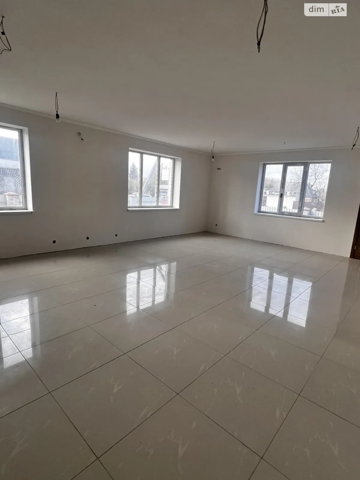 Продается дом на 2 этажа 325 кв. м с участком, цена: 95000 $ - фото 1