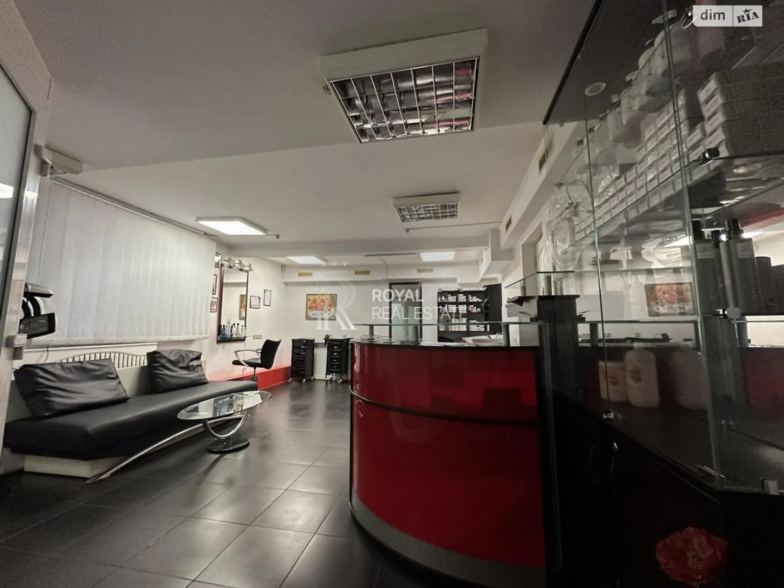 Продается офис 219 кв. м в бизнес-центре, цена: 175000 $ - фото 1