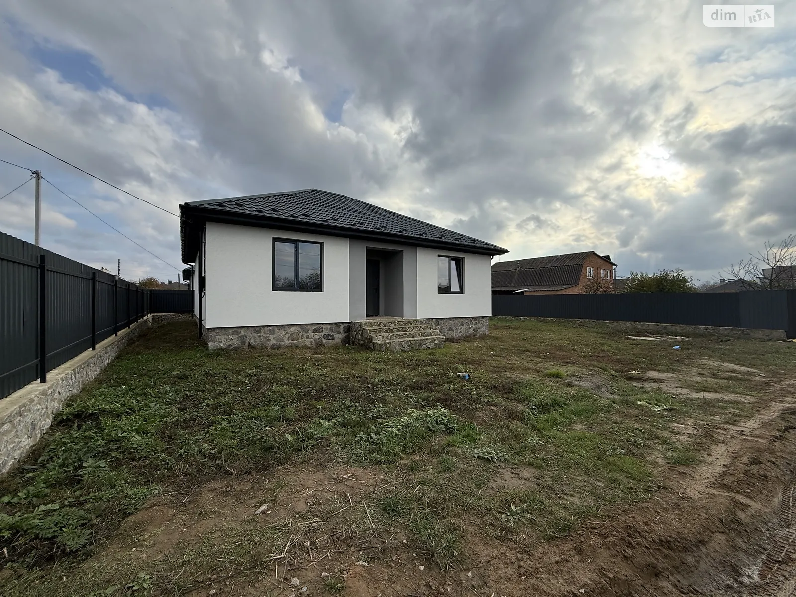 Продається одноповерховий будинок 90 кв. м с басейном, цена: 65000 $ - фото 1