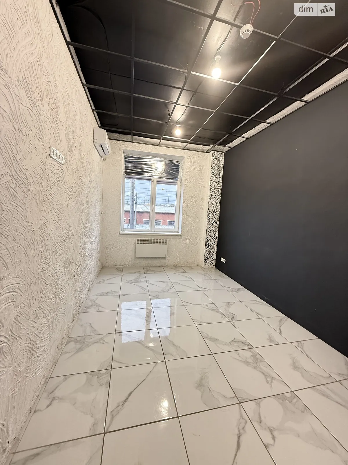 Сдается в аренду офис 15 кв. м в бизнес-центре, цена: 4000 грн - фото 1