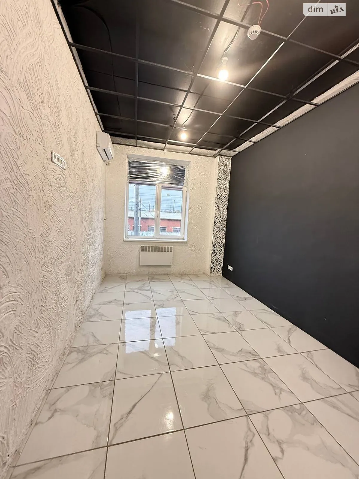 Сдается в аренду офис 15 кв. м в бизнес-центре, цена: 4000 грн - фото 1