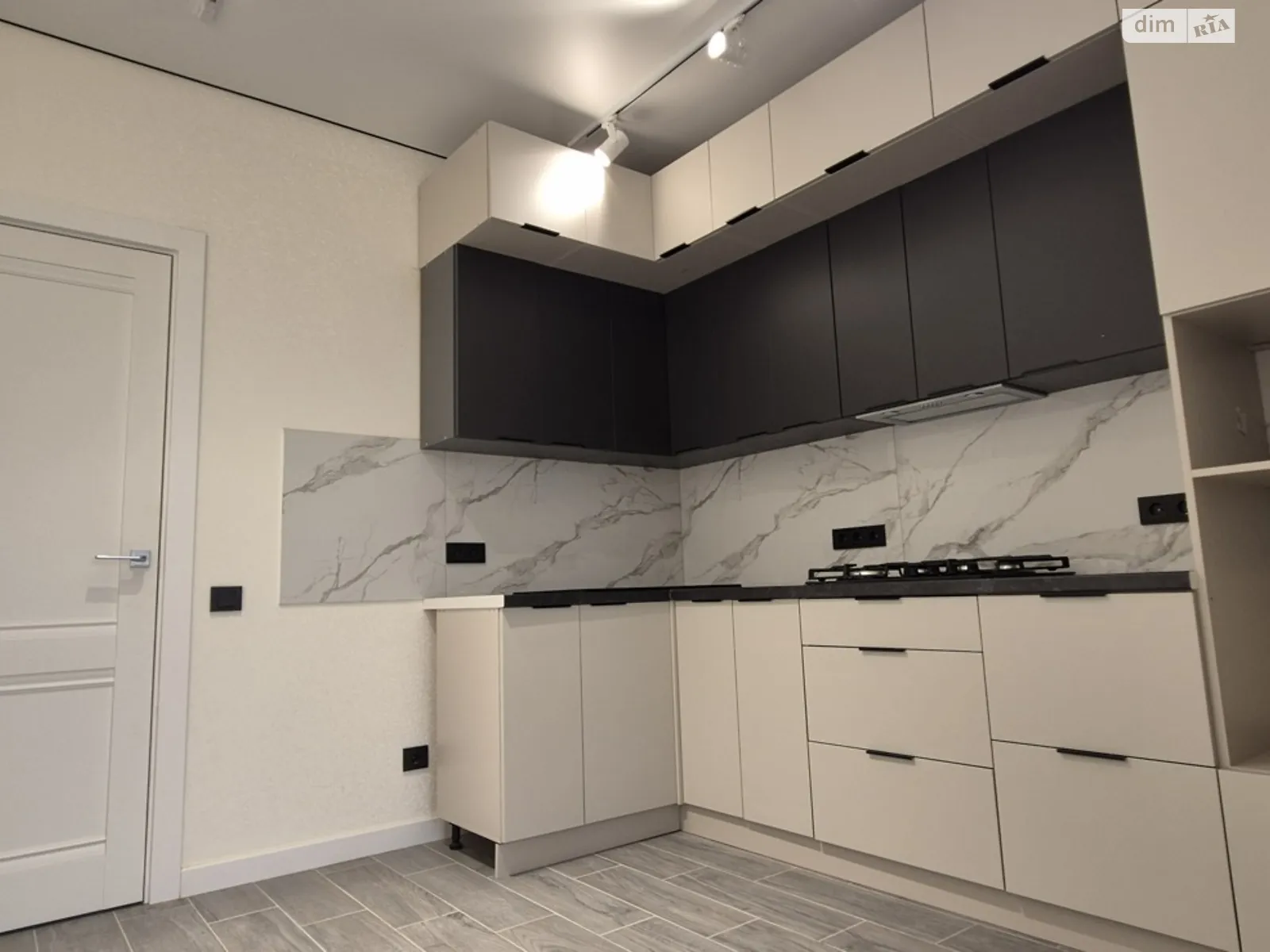 Продается 1-комнатная квартира 38 кв. м в Стрижавке, вул. Киевская, 224/2 - фото 1