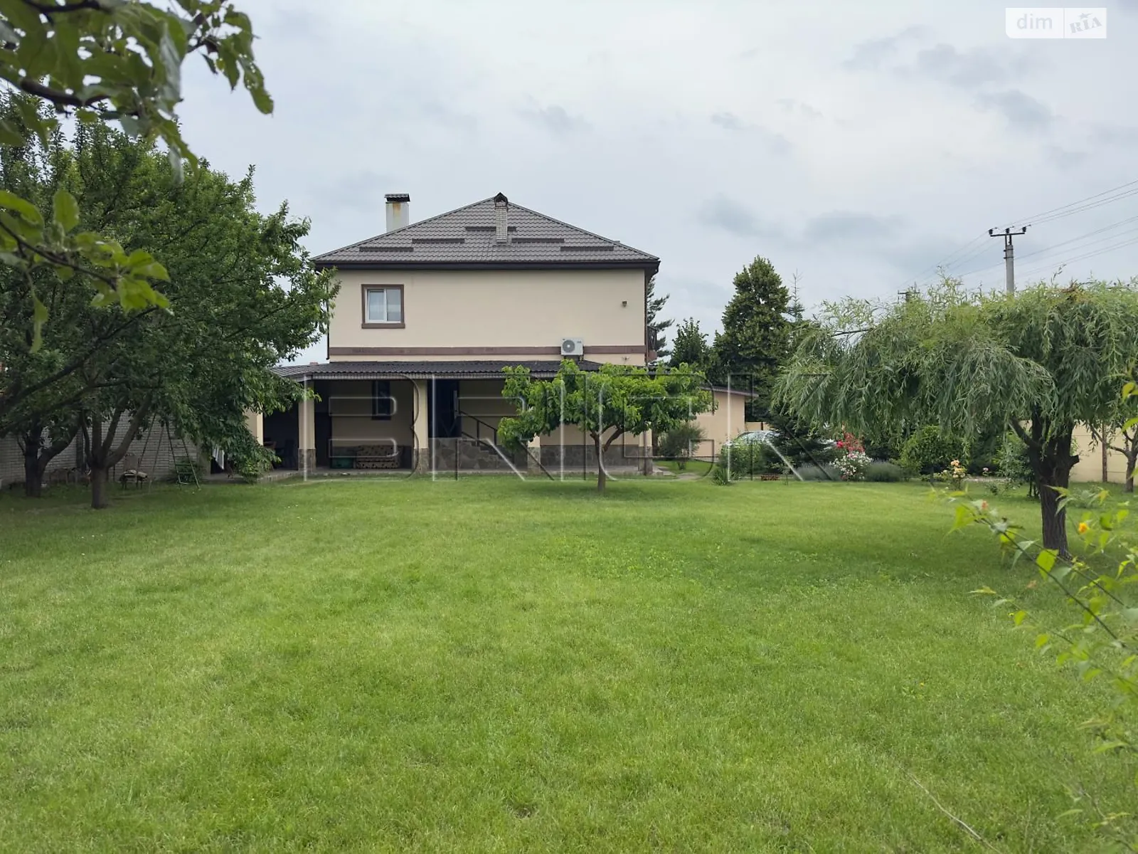 Продается дом на 2 этажа 280 кв. м с беседкой, цена: 250000 $ - фото 1