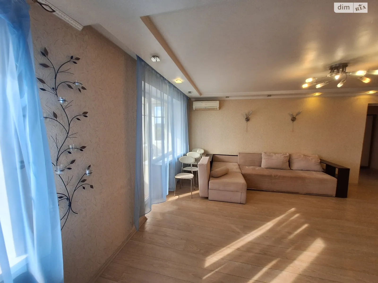 Продается 3-комнатная квартира 70 кв. м в Днепре, мас. Тополь-1 - фото 1