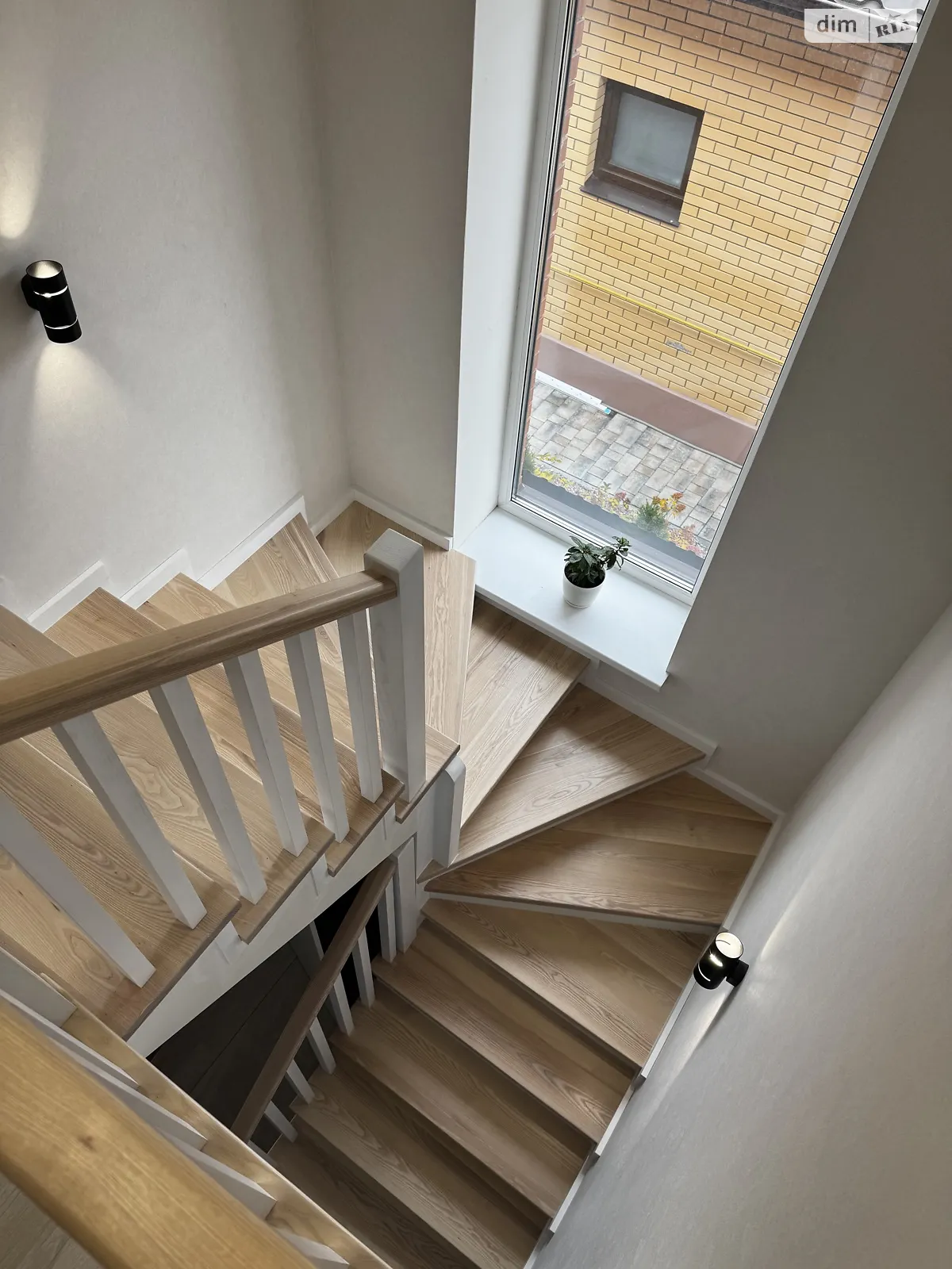 Продается дом на 2 этажа 110 кв. м с террасой, цена: 126000 $ - фото 1