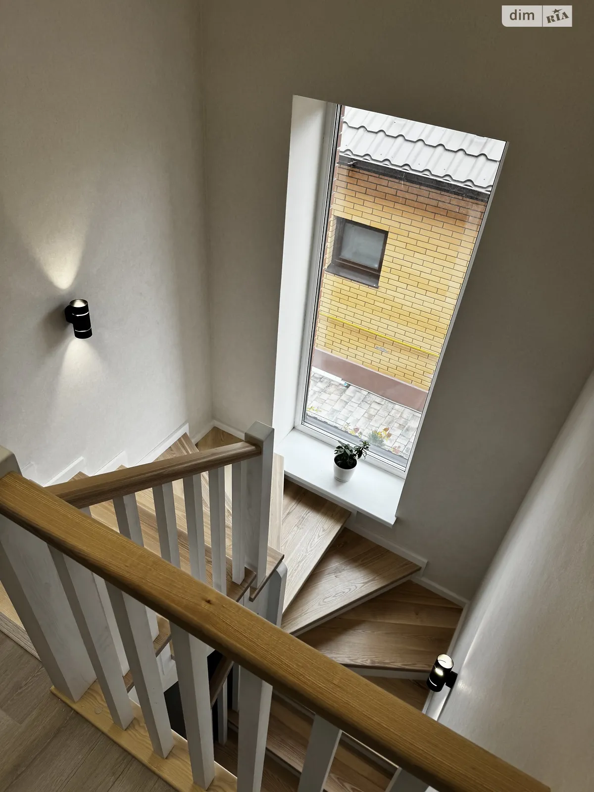 Продается дом на 2 этажа 110 кв. м с мансардой, цена: 130000 $ - фото 1