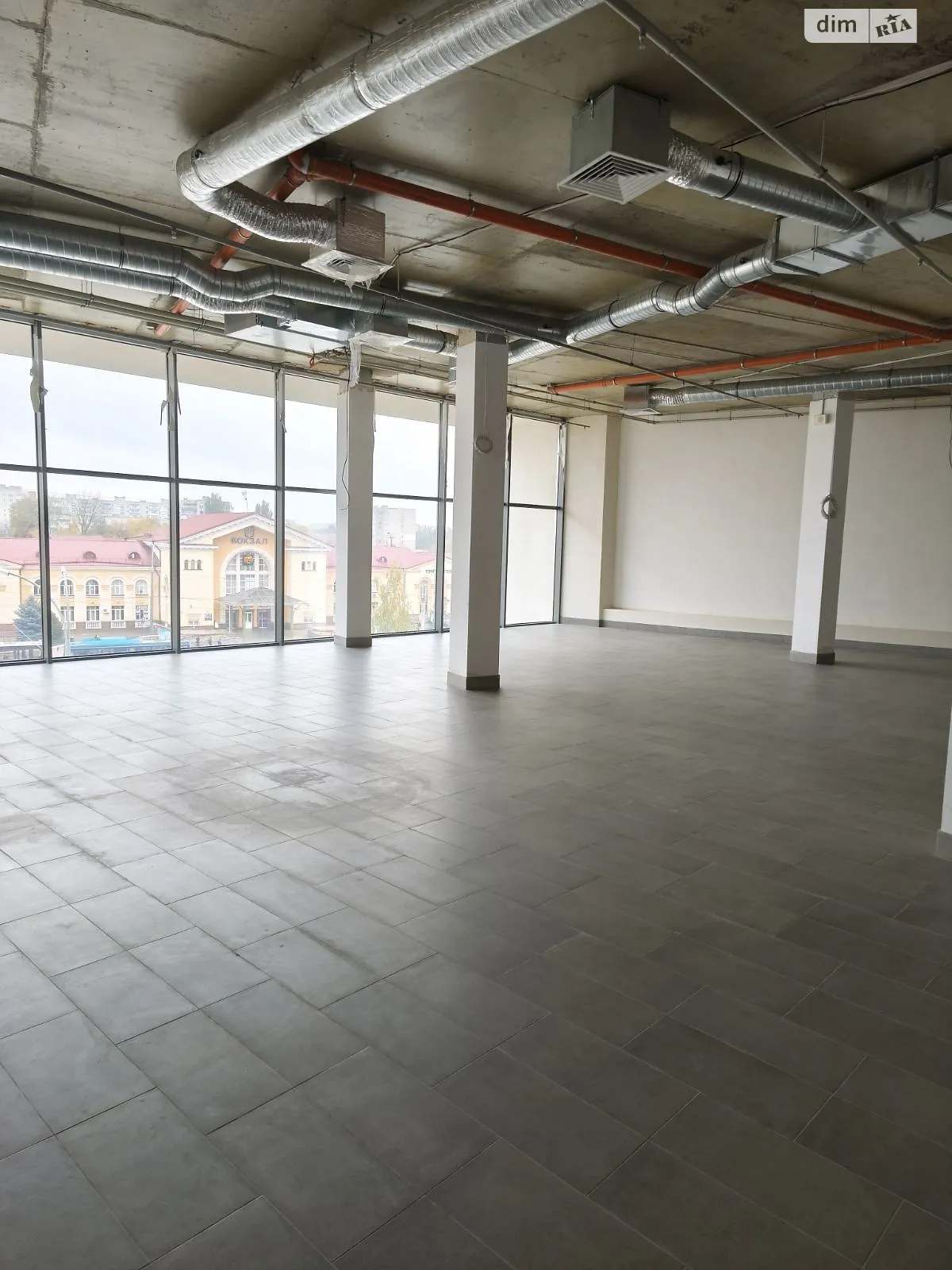 Сдается в аренду офис 260 кв. м в бизнес-центре, цена: 91000 грн - фото 1