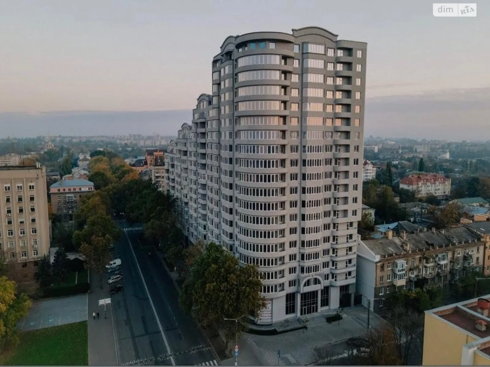 Сдается в аренду 3-комнатная квартира 100 кв. м в Николаеве, ул. Адмиральская, 31Б - фото 1