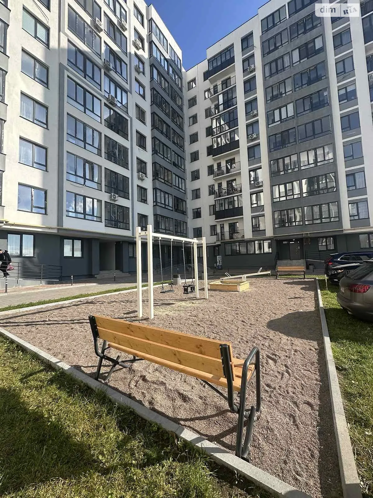 Продається 1-кімнатна квартира 48 кв. м у Львові, вул. Довга - фото 1