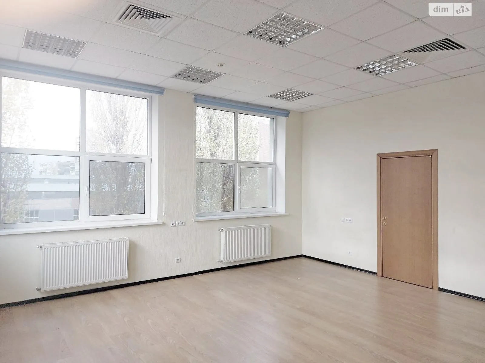 Здається в оренду офіс 64.5 кв. м в бізнес-центрі, цена: 16840 грн - фото 1