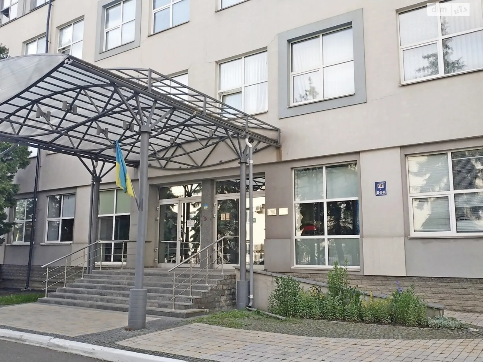 Сдается в аренду офис 298.4 кв. м в бизнес-центре, цена: 60140 грн - фото 1