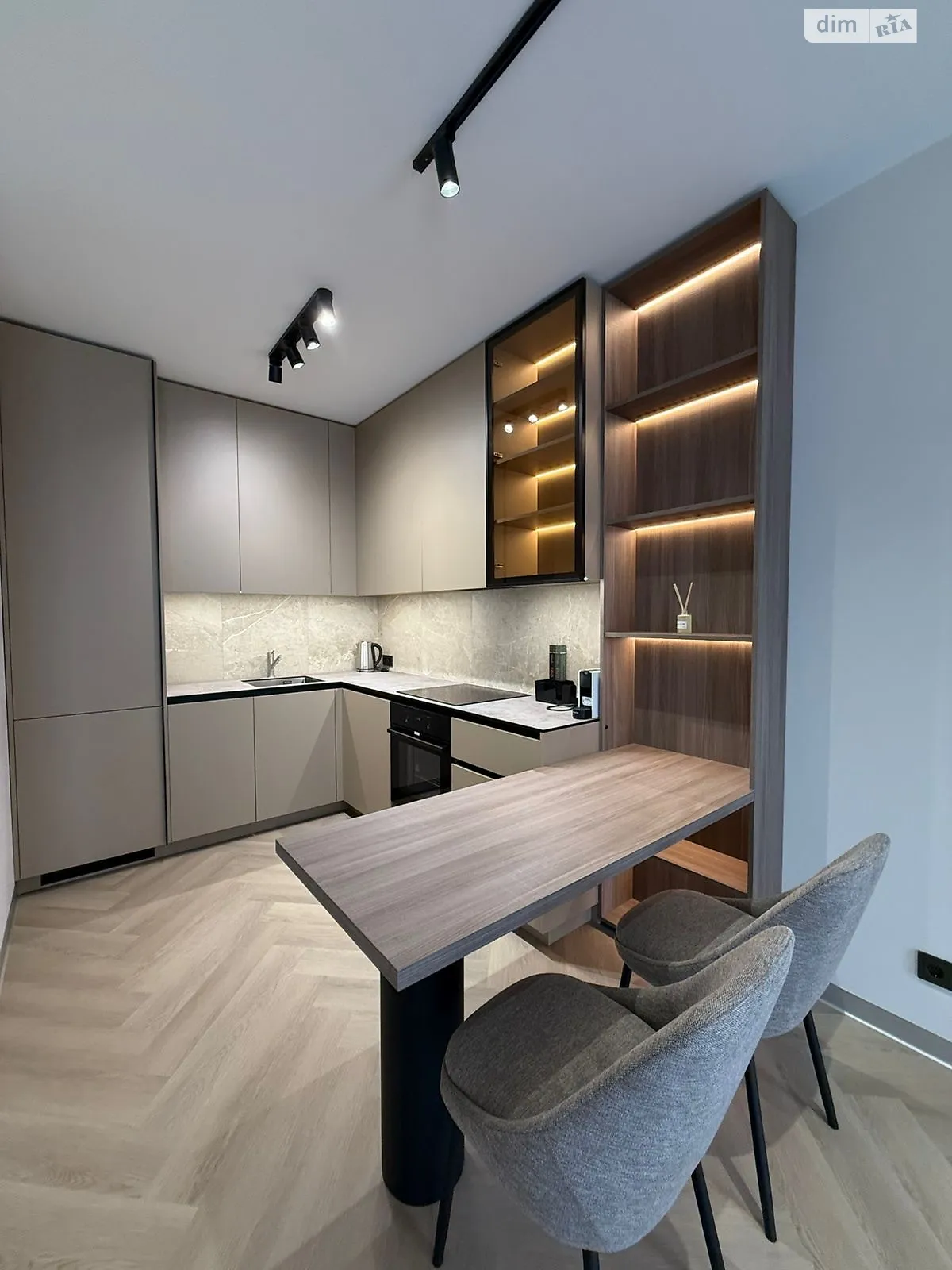 Продається 1-кімнатна квартира 45 кв. м у Минаї, вул. Августина Волошина - фото 1