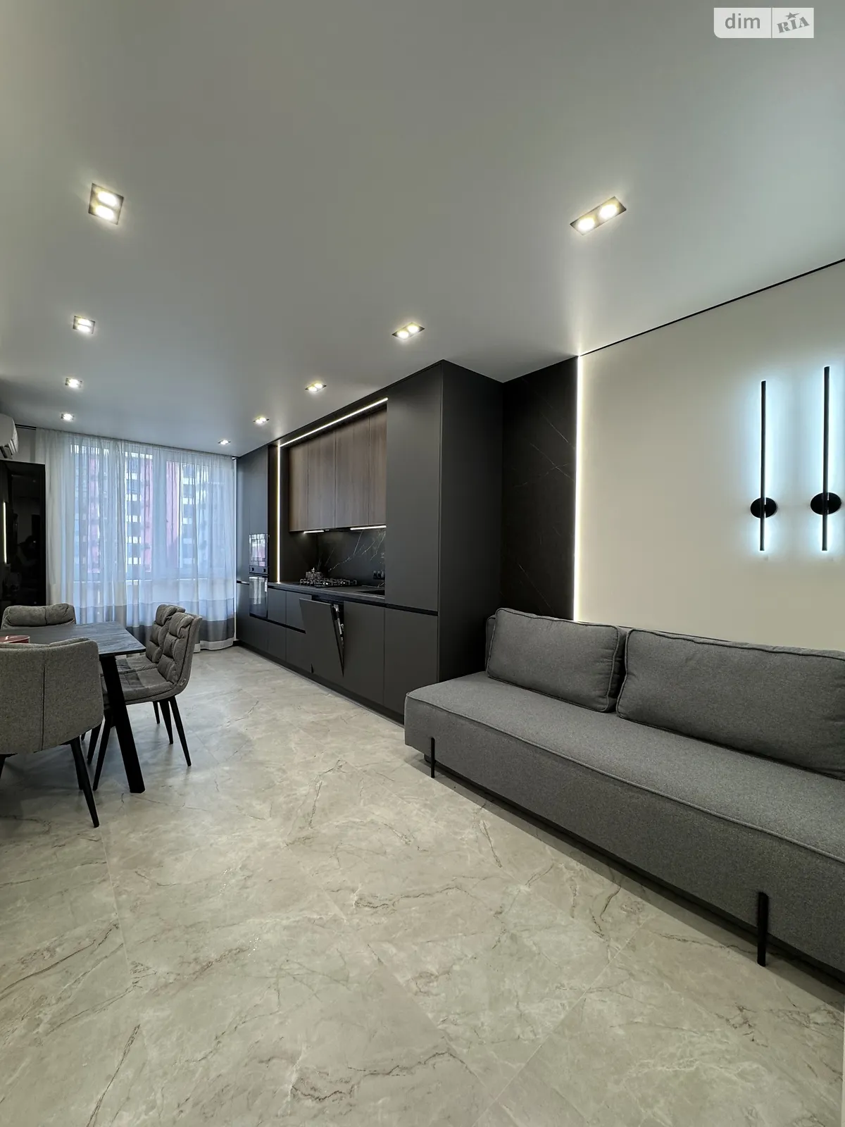 Продается 2-комнатная квартира 62 кв. м в Ивано-Франковске, ул. Юліана Пелеша(Крайковского), 3 корпус 8 - фото 1